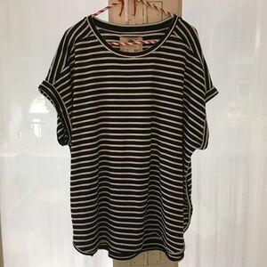Cupio Woman size 1X black & white striped short-sleeve top